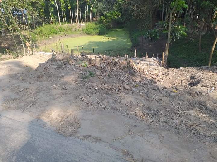 দেওয়ানগঞ্জে মাত্র ২০০ মিটার রাস্তার অভাবে হাবুডুবু খাচ্ছে হাজারও মানুষ l