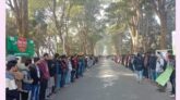 সড়ক দুর্ঘটনায় রাবি শিক্ষার্থীর মৃত্যুর প্রতিবাদে মানববন্ধন