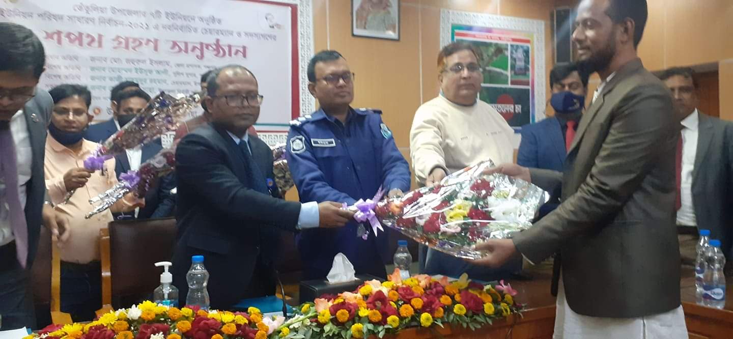 শপথ গ্রহণ করলেন তেঁতুলিয়ার  সাত ইউনিয়ন পরিষদের চেয়ারম্যান-মেম্বার