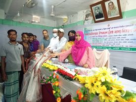 নলছিটিতে জেলেদের মাঝে  বৈধ জাল বিতরন