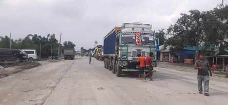 বাংলাবান্ধা স্থলবন্দরে কালীপূজা উপলক্ষে দুই দিন  আমদানি রফতানি বন্ধ