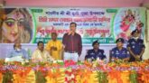 ঝালকাঠি পূজা মন্ডপে গান গেয়ে দর্শনার্থীদের মাতালেন বরিশাল রেঞ্জ ডিআইজি