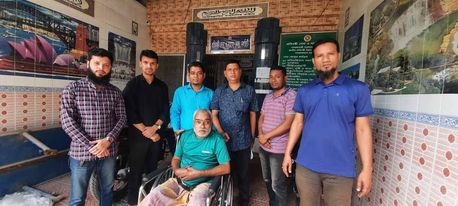 নলছাটিতে প্রতিবন্ধী সেবা ও সাহায্য কেন্দ্র’র হুইল চেয়ার পেলেন দিলীপ দাস
