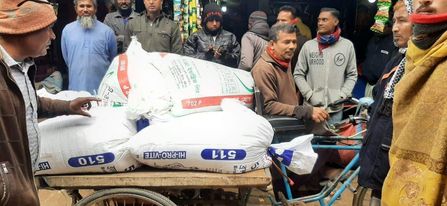 পাচারের সময় ওএমএস’৪২০কেজি চাল জব্দ