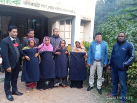 ফকিরহাটে গ্রামীন ব্যাংকের সংগ্রামী সদস্যদের মাঝে কম্বল বিতরন