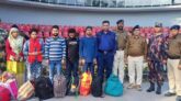 বেনাপোল দিয়ে দেশে ফিরল ৩ যুবক ও ২ যুবতী