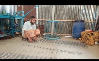 জিআই তারের নেট  কারখানা গড়ে তুলে নতুন স্বপ্ন বুনছেন কুড়িগ্রামের রায়গঞ্জের বাবলু মন্ডল ।।