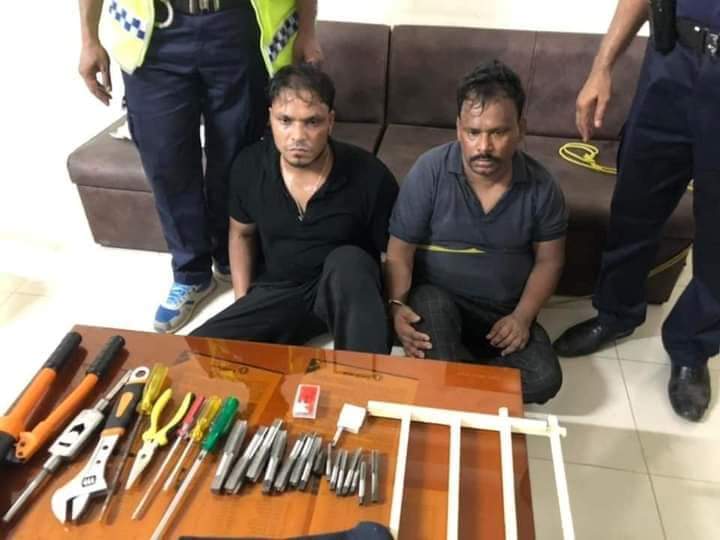 ঝালকাঠিতে এজেন্ট ব্যাংকিং শাখায় চুরির সময় আটক -২