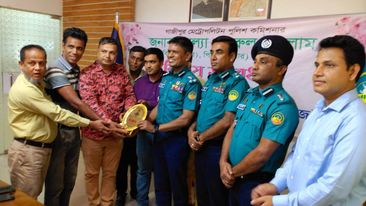 জিএমপি কমিশনার মোল্যা নজরুলকে সাংবাদিক ইউনিয়নের বিদায়ী সংবর্ধনা