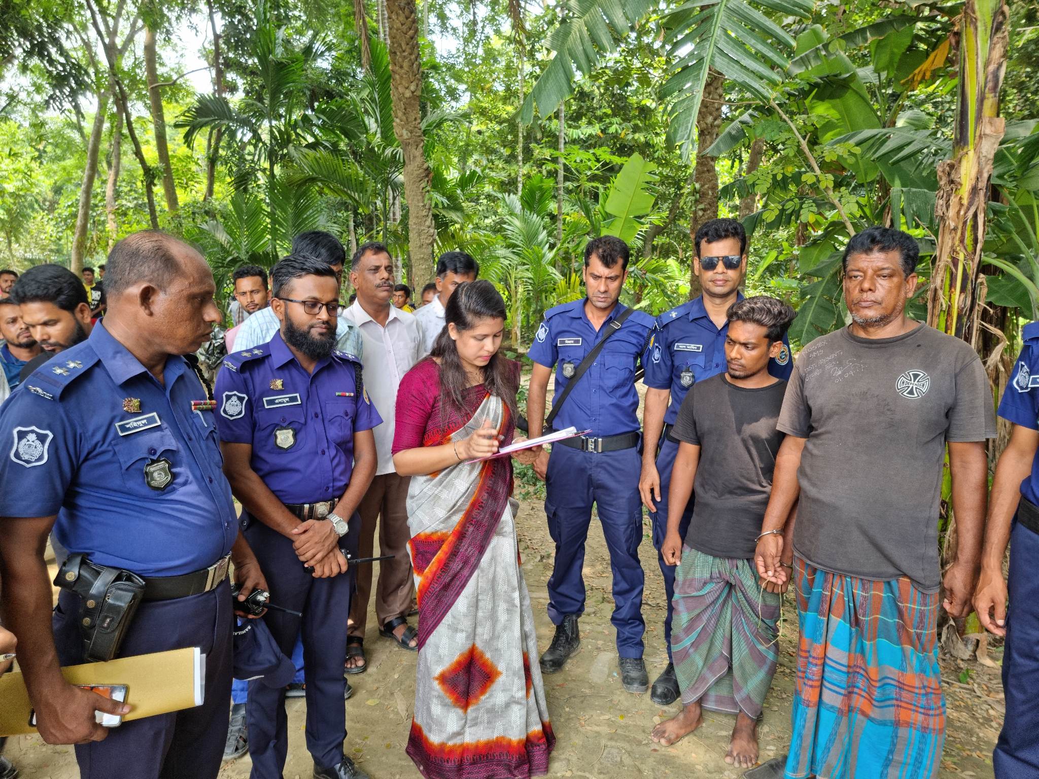 দুই বালু ব্যবসায়ীকে ৭লাখ টাকা জরিমানা