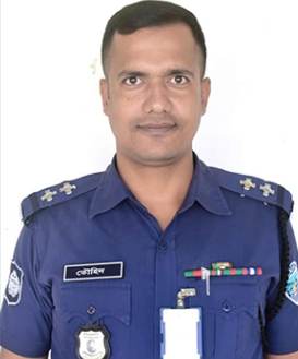 বদলগাছী থানার সাবেক এস আই তৌহিদুল গাঁজাসহ আটক।