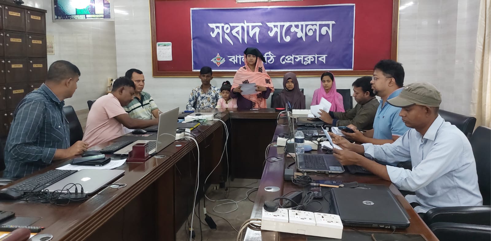 নামের সাথে আংশিক মিল থাকায় ডাকাতি মামলায় জেল খাটছেন বিশ্ববিদ্যালয়ের পিয়ন