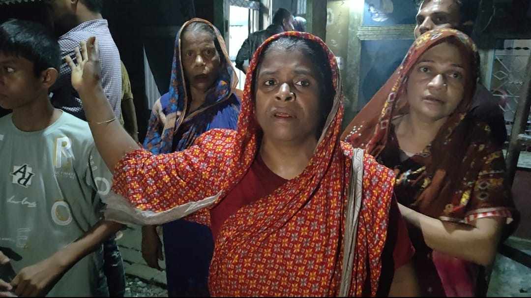 দুমকিতে ভোটে জিতেই প্রতিপক্ষ প্রার্থীর বাড়িতে হামলা লুটের অভিযোগ!