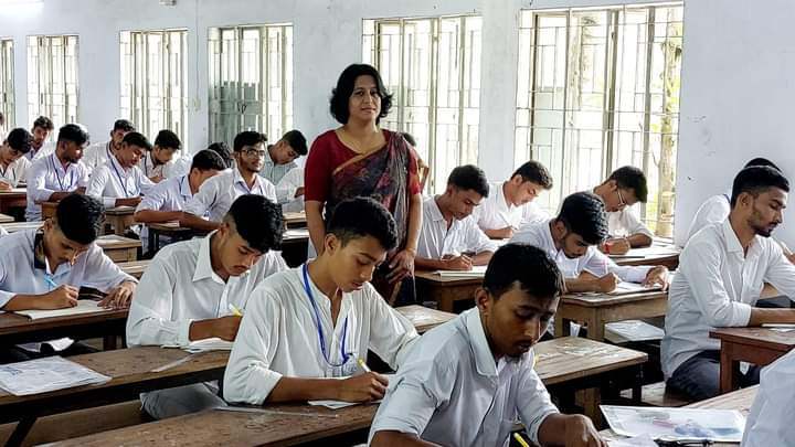 ঝালকাঠিতে এইচএসসি পরিক্ষায় ৪৪ জন অনুপস্থিত বহিষ্কার ১