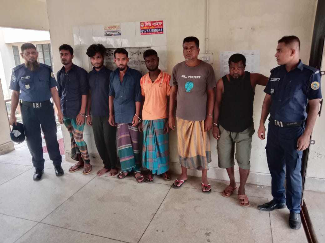 নলছিটির সুগন্ধা নদীতে অবৈধভাবে বালু উত্তোলন ৬ জনকে কারাদণ্ড