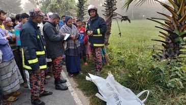 নওগাঁয় নিয়ন্ত্রণ হারিয়ে গাছের সাথে ধাক্কায় পিকআপ চালকের মৃত্যু, মালিক আহত