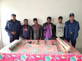 মেহেন্দিগঞ্জের ডাকাতির প্রস্তুতির কালে পিস্তল ও দেশীয় অস্ত্রসহ ৪ ডাকাত আটক। জেল হাজতে প্রেরণ।