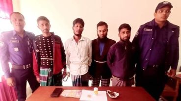 মেহেন্দিগঞ্জে পুলিশের খাচায়  আটক ৪ মাদক সম্রাট