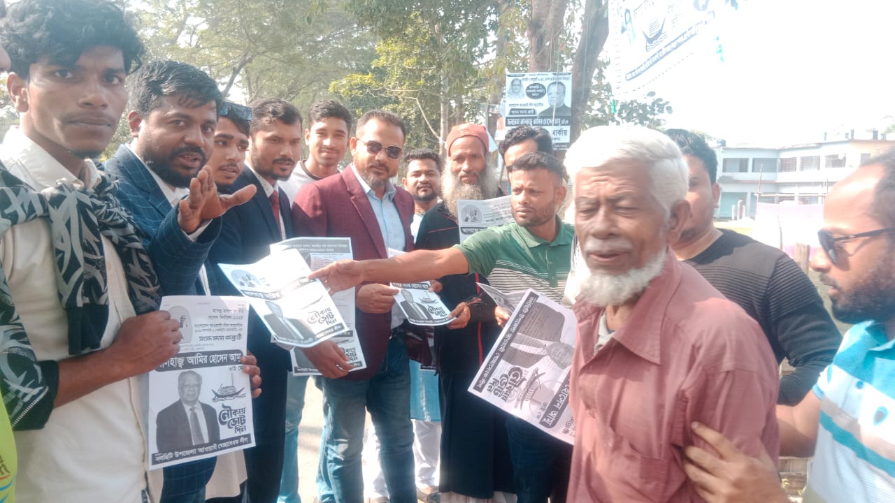 নলছিটিতে জেলা স্বেচ্ছাসেবক লীগ নেতার গণসংযোগ