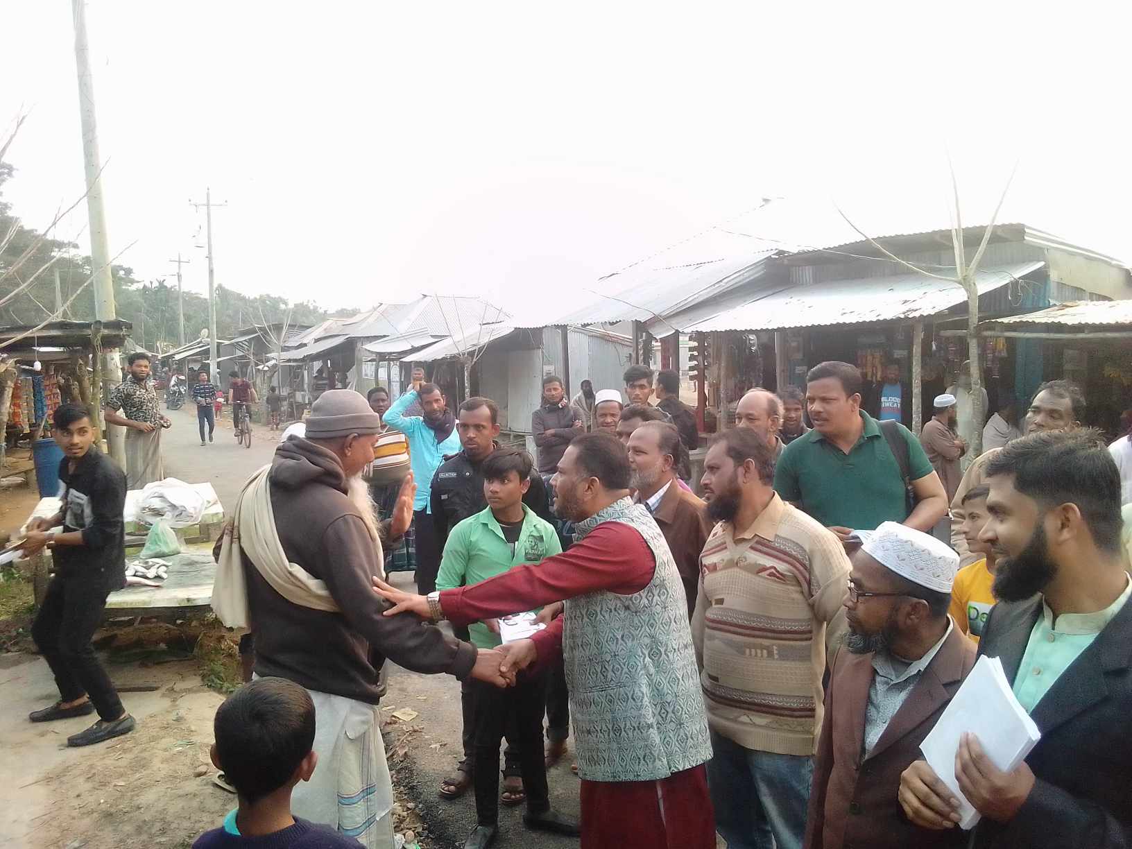 মেহেন্দিগঞ্জে প্রচার- প্রচারনায় লাঙলের জয়ধ্বনি