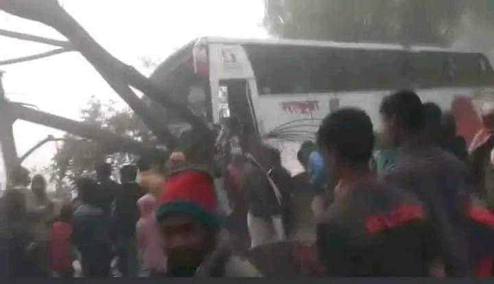 ঢাকা বরিশাল মহাসড়কের উজিরপুরে বাস-ট্রলির সংঘর্ষে নিহত ২ আহত ৭