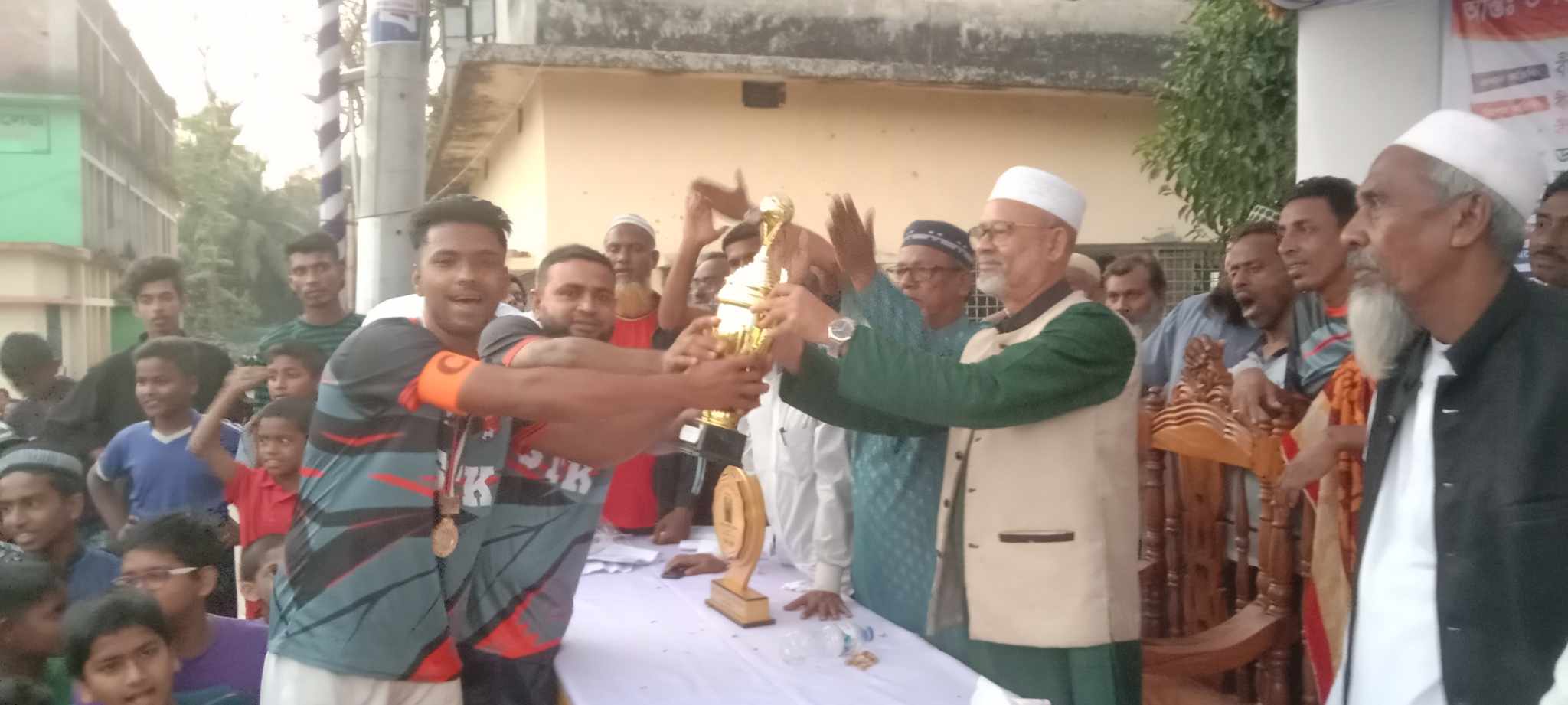 দুমকিতে ফুটবল টুর্নামেন্টের ফাইনাল খেলা অনুষ্ঠিত