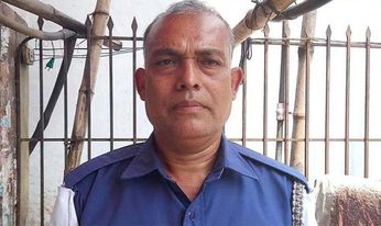 লালপুরে ৫৭ বছর বয়সে এসএসসি পাশ করলেন পুলিশ সদস্য