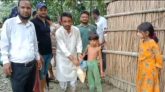 উপজেলা চেয়ারম্যান প্রার্থী মেহেদি হাসান মিজান  বন্যা কবলিত অসহায় মানুষের পাশে দাঁড়ান