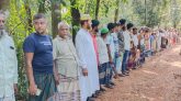 নলছিটিতে সড়ক সংস্করের দাবিতে মানববন্ধন অনুষ্ঠিত
