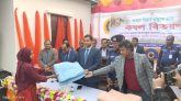 নলছিটিতে জেলা প্রশাসকের শীতবস্ত্র বিতরন