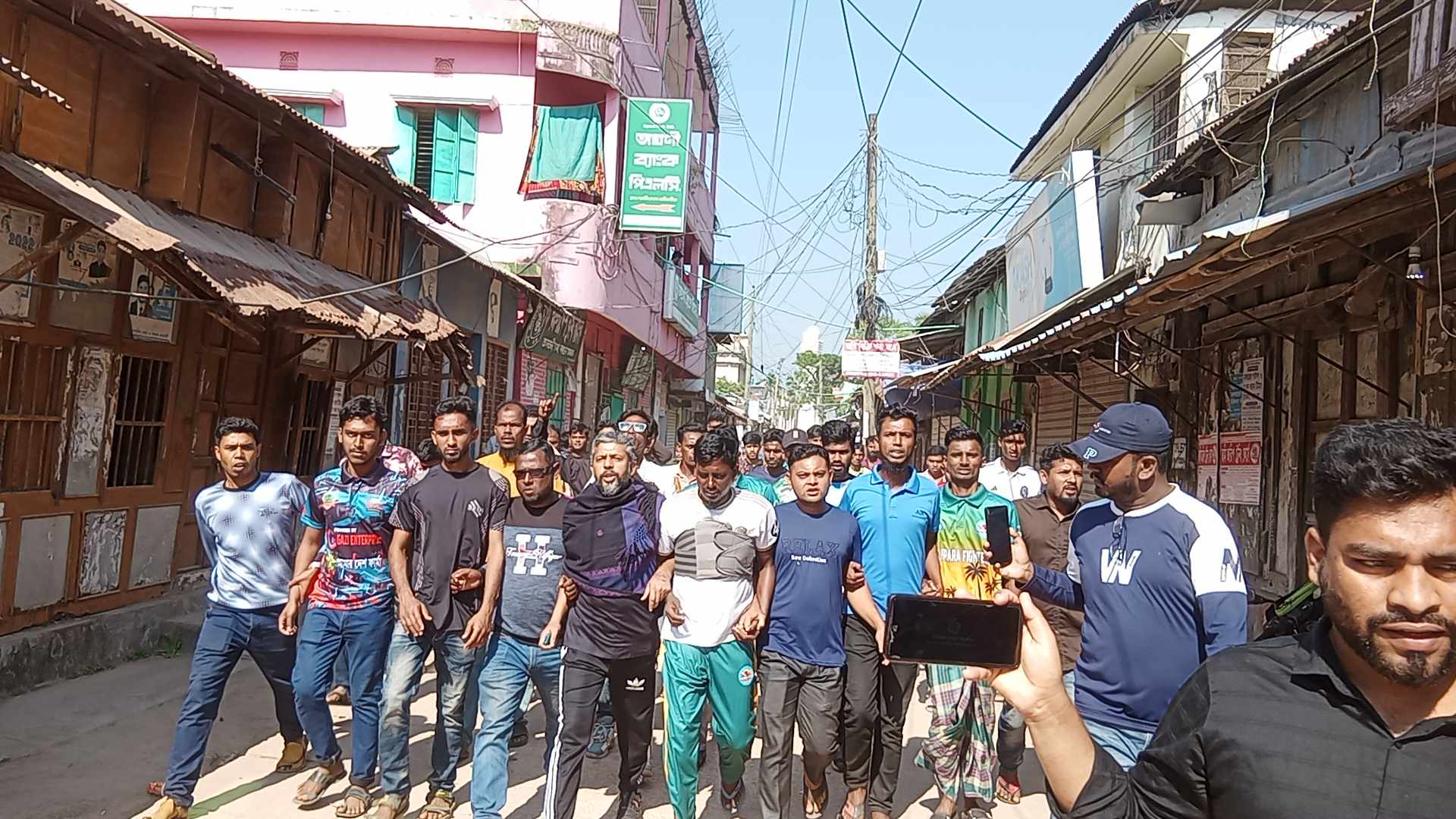 স্কুলের দেয়ালে জয়বাংলা স্লোগান প্রধান শিক্ষকের অপসারনের দাবী