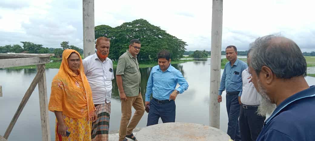 লাল শাপলার স্বর্গরাজ্য সাতলা, পর্যটন কেন্দ্র পরিদর্শন করেন-ইউএনও আলী সুজা।